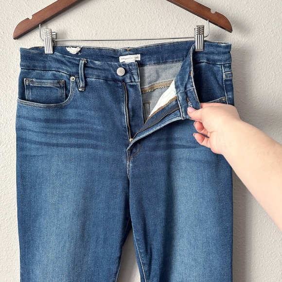 GOOD AMERICAN Good Legs Crop Mini Bootcut Jeans In Blue811 women's size 10/31 - Picture 4 of 14